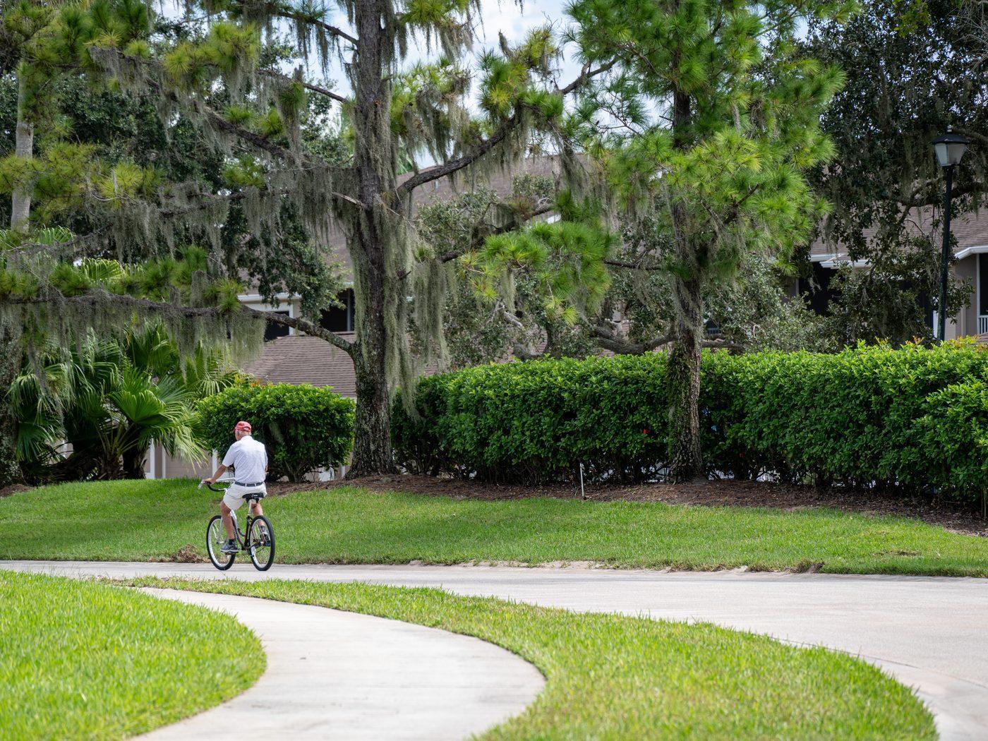 A scenic walking trail through the Heritage Oaks nature preserve